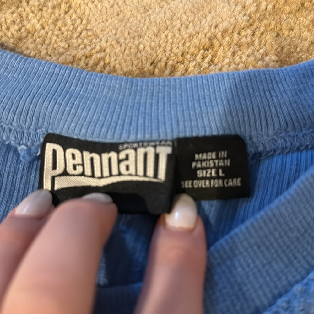 Sweatshirt - Picture 2 of 3
